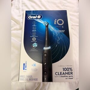 Oral B io Series 5 Electric Toothbrush Brand New